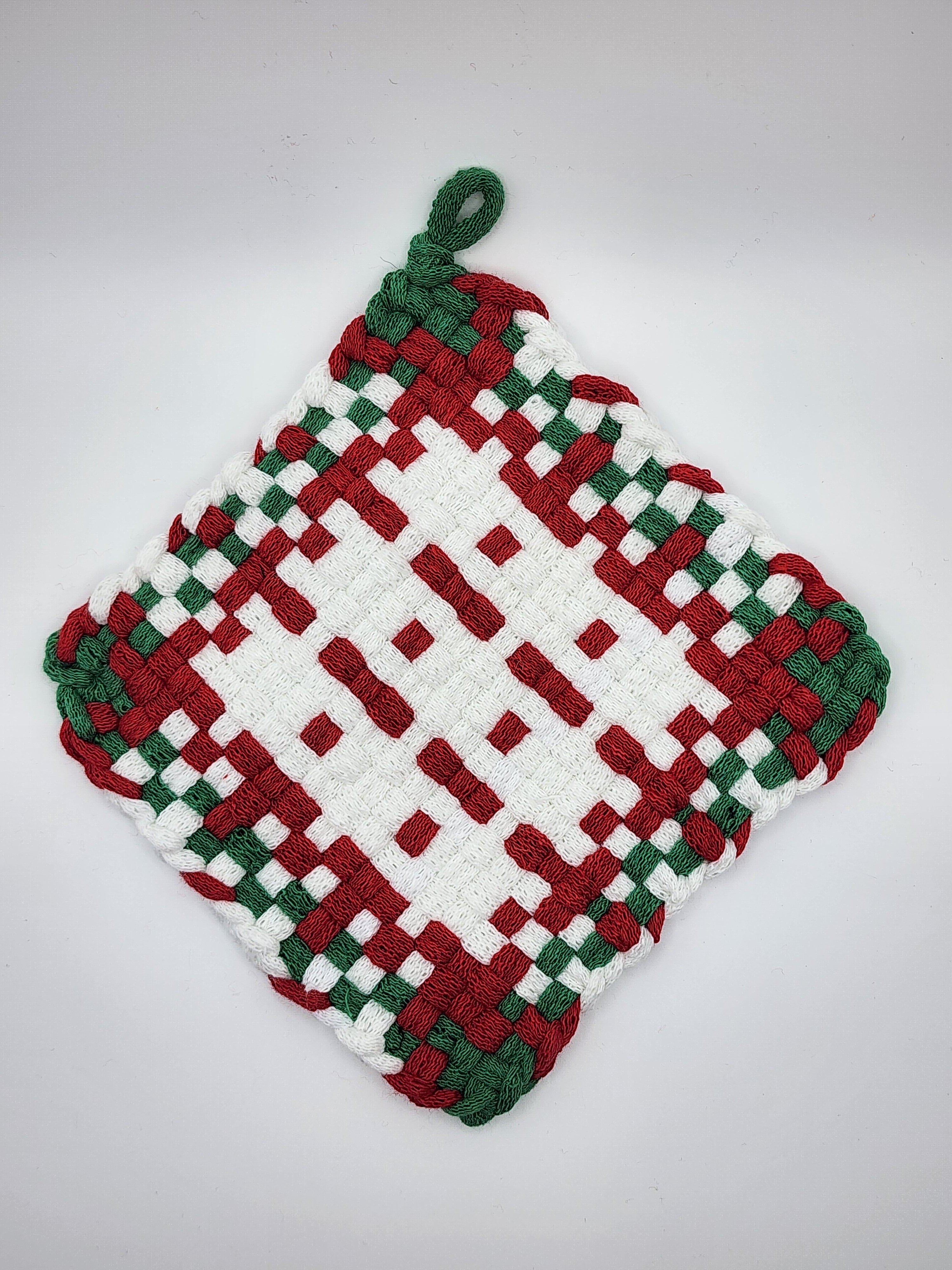 Potholder Pair - White Christmas Pattern