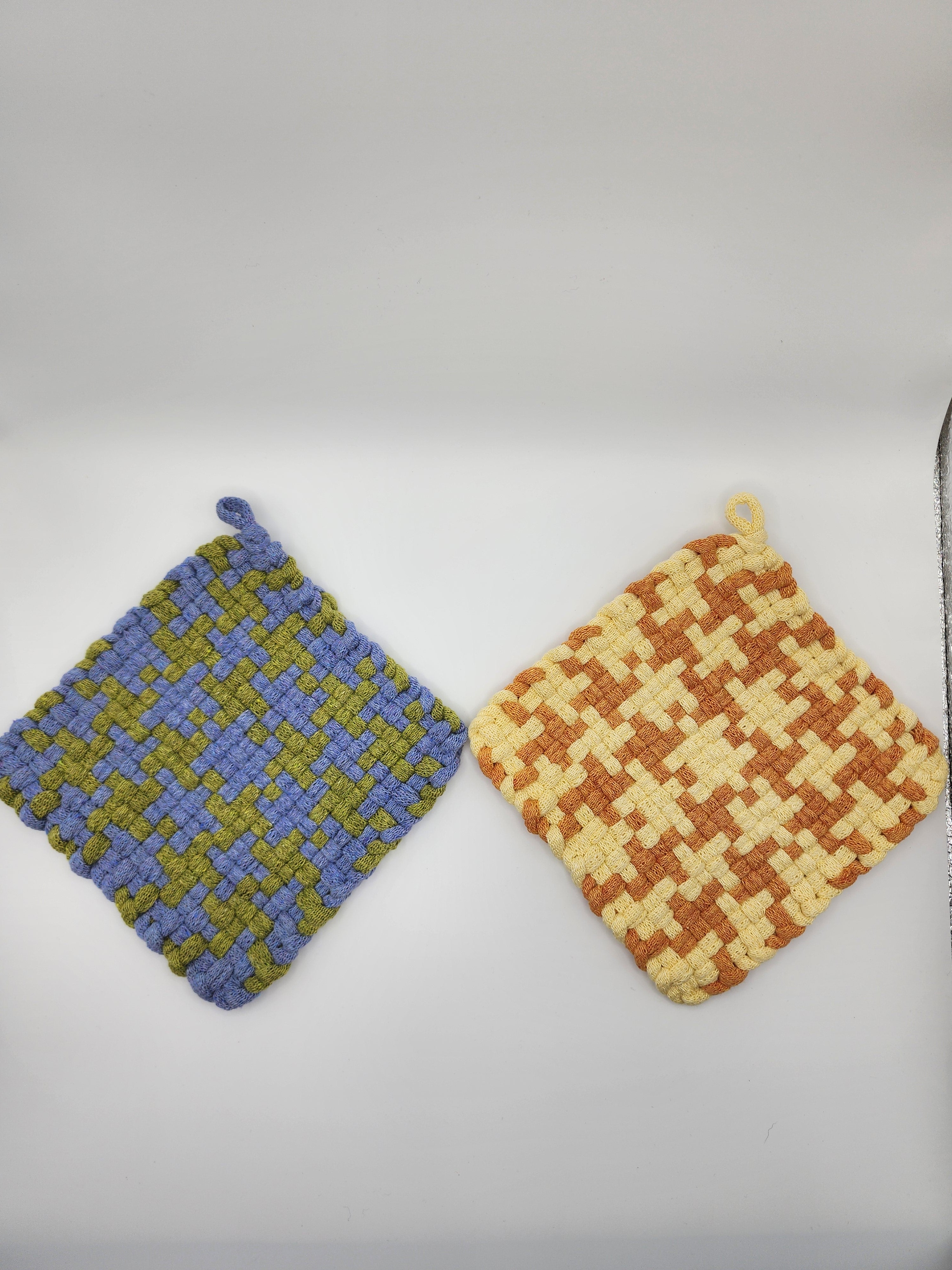 Potholder Pair - April Showers and May Flowers Pattern