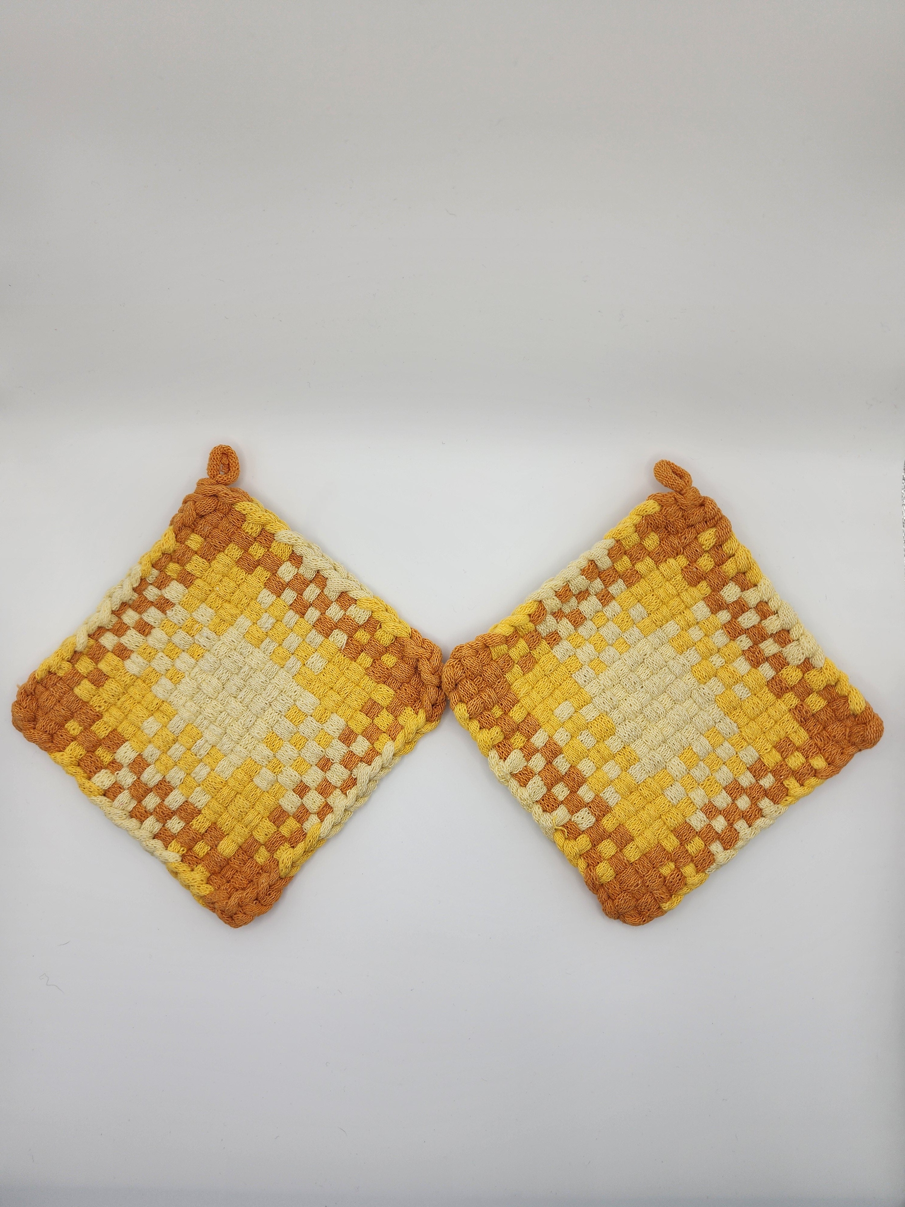 Potholder Pair - Outburst Pattern in Yellow